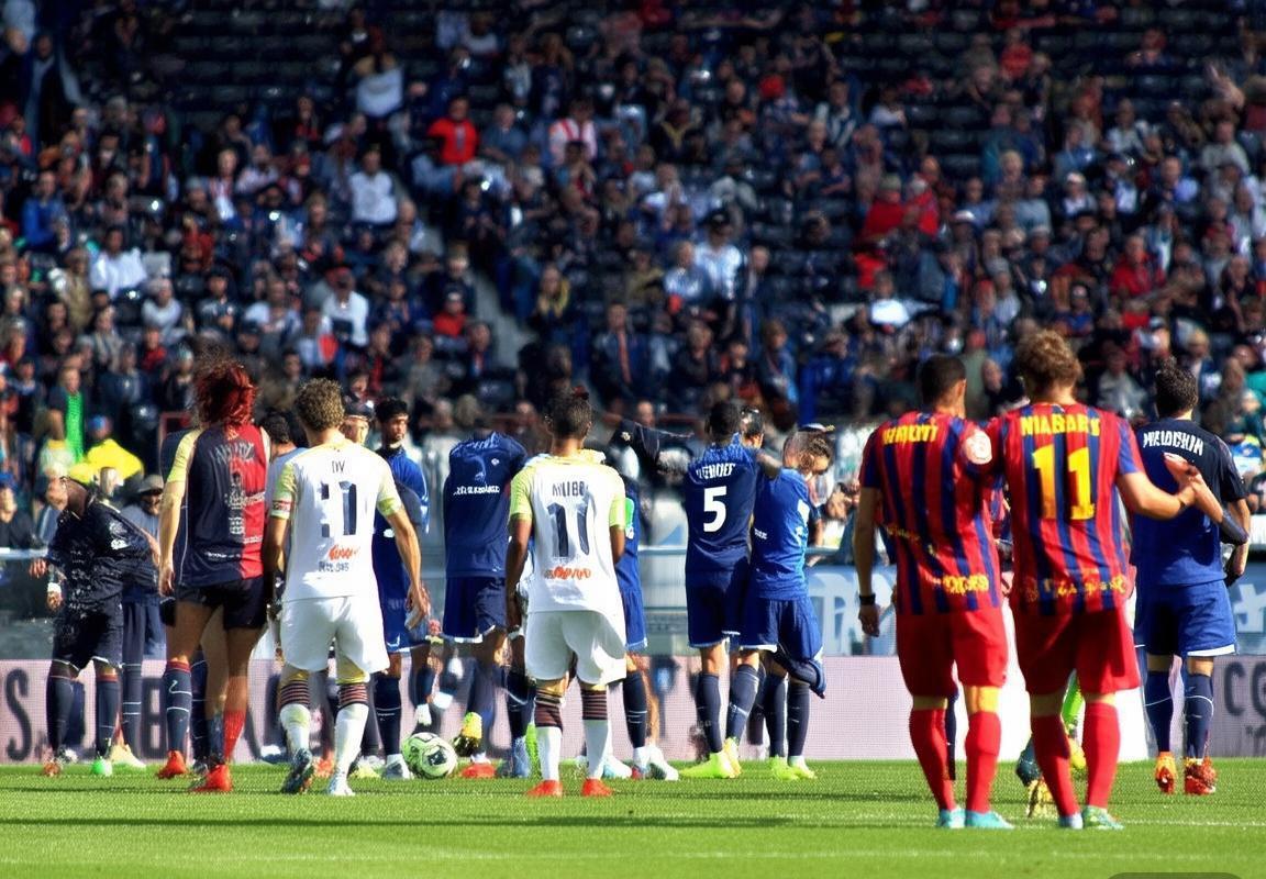 巴黎圣日耳曼VS巴塞罗那：巅峰对决前瞻与历史交锋回顾(图2)